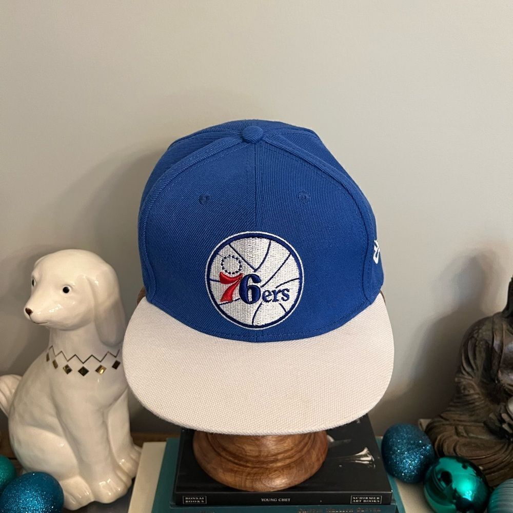 Philadelphia 76r’s NBA New Era Hardwood Classics adjustable Hat. basketball.